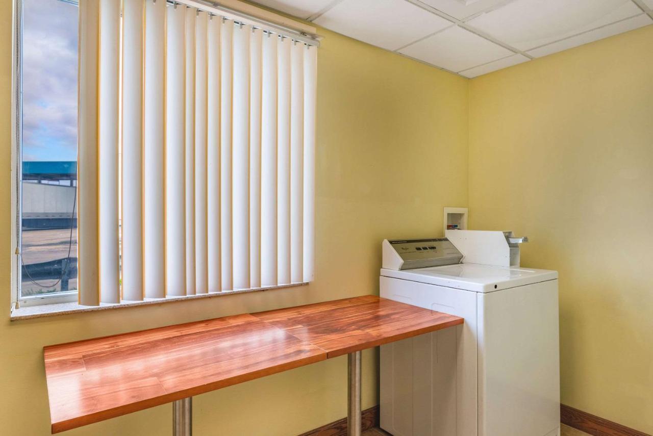 Econo Lodge Inn & Suites Pritchard Road Норт Литъл Рок Екстериор снимка